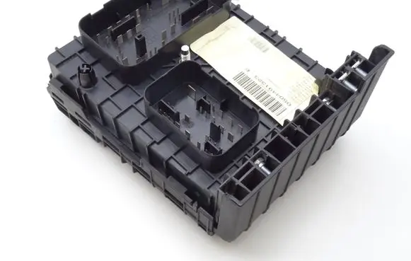 Volkswagen Touran I Fuse module 1K0937124K