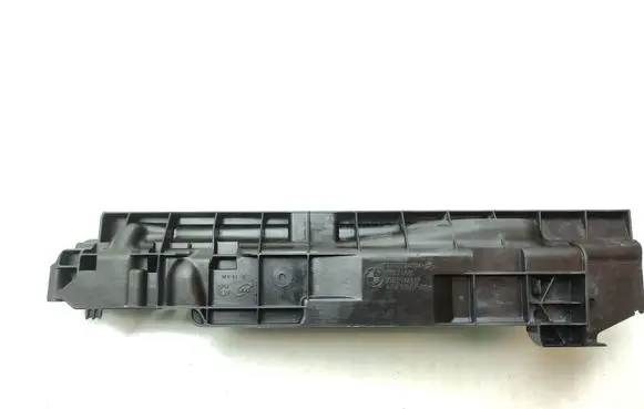 BMW 5 F10 F11 Radiator mount bracket 7524914
