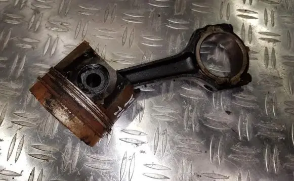 Renault Scenic I Piston with connecting rod