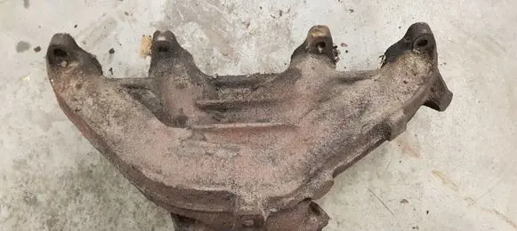 Volkswagen Jetta I Exhaust manifold 068253033
