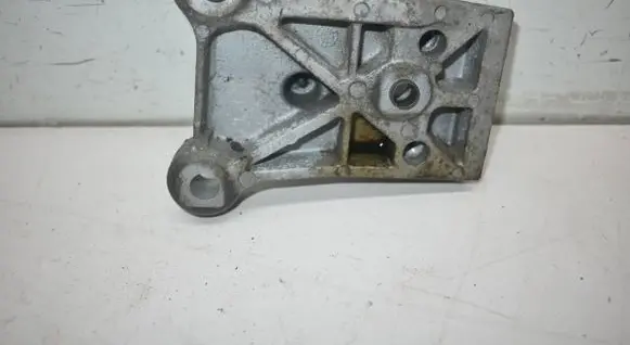 Citroen C3 Picasso Gearbox mounting bracket 9682355880