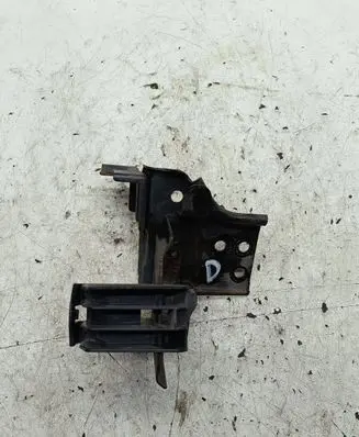 Nissan Navara D40 Front bumper mounting bracket