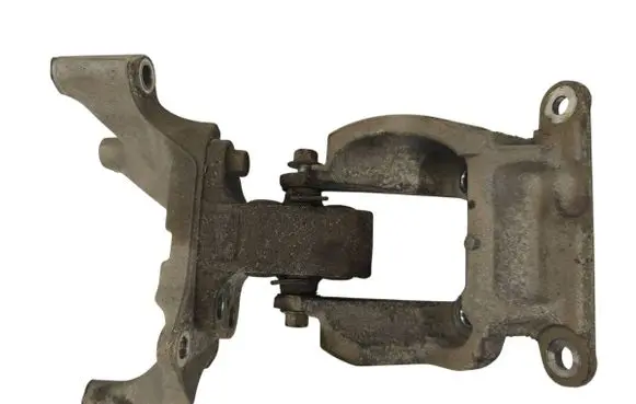 Subaru Outback (BS) Engine mount bracket 