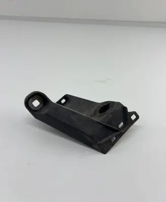 Audi Q7 4M Radiator mount bracket 4M0805202