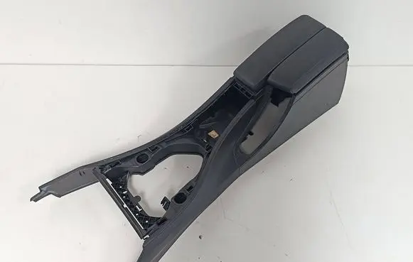 BMW 3 E90 E91 Armrest E116233121