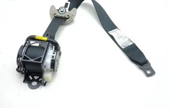 Infiniti Q50 Front seatbelt TKKAH2EG627 20151113 20151111