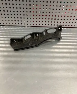 Volkswagen PASSAT B6 Front bumper mounting bracket 3C0807890