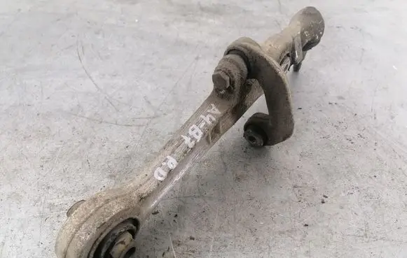 Audi A4 S4 B7 8E 8H Front lower control arm/wishbone