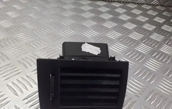 Opel Meriva A Dashboard air vent grill cover trim 464652911