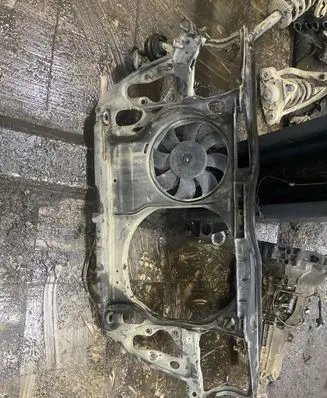 Volkswagen PASSAT B5 Radiator support slam panel bracket 