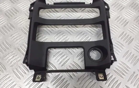 Nissan Primera Head unit multimedia control 68413AV700