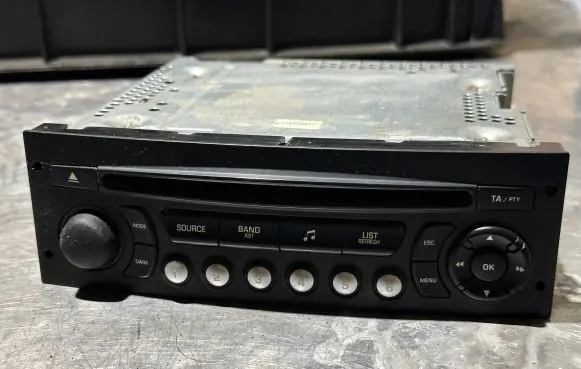 Citroen Jumpy Radio/CD/DVD/GPS head unit 96766518XT