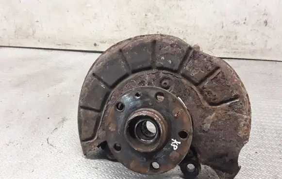 Skoda Octavia Mk2 (1Z) Front wheel hub spindle knuckle
