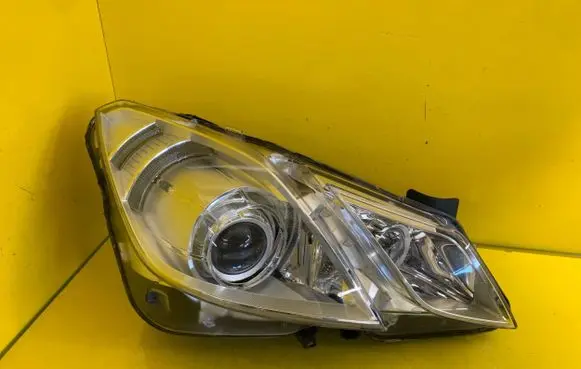 Mercedes-Benz E A207 Headlight/headlamp A2078204461