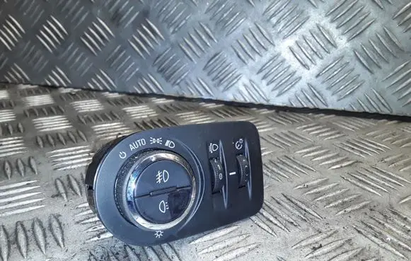 Opel Zafira C Light switch 13294817 251695