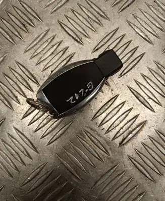 Mercedes-Benz E W212 Ignition key/card 7351062 2010DJ1439