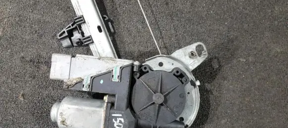 Citroen C3 Front door window regulator motor 400618F 5403681