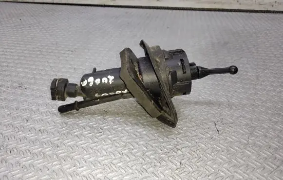 Ford Focus Clutch master cylinder