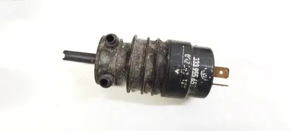 Volkswagen Polo II 86C 2F Windscreen/windshield washer pump 333955651 nera