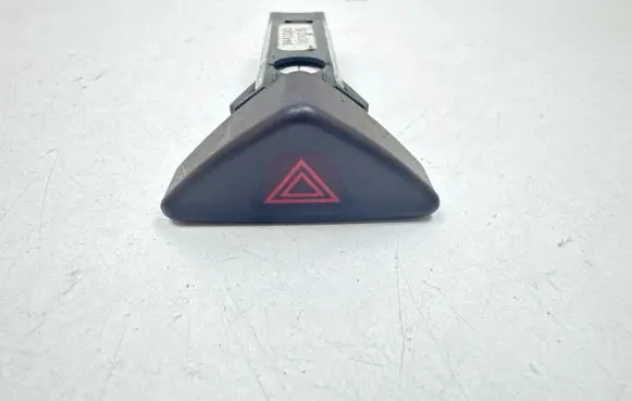 Volvo V70 Hazard light switch 9441045 00W135
