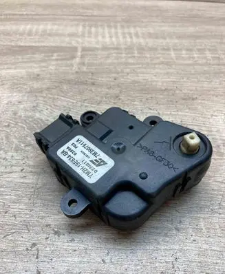 Volkswagen Sharan Air flap motor/actuator 7M3907511A YM2H19E634BA D274011