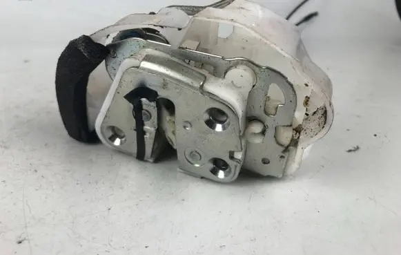 Subaru Forester SH Front door lock
