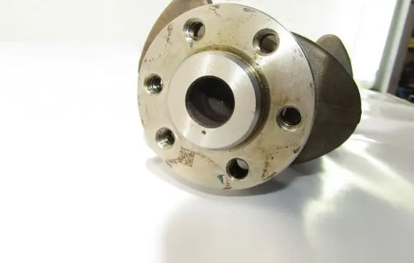 Volkswagen Golf VI Crankshaft 03C8M