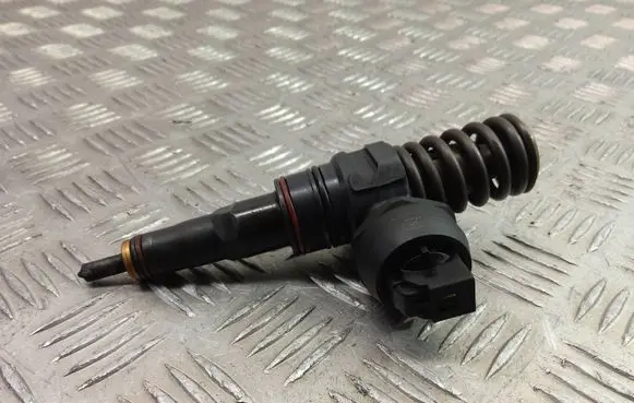 Audi A6 S6 C5 4B Fuel injector 0414720214