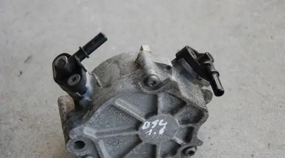 Citroen DS4 Vacuum pump