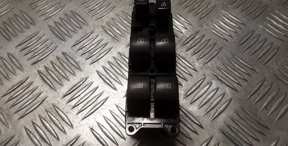 Mitsubishi Outlander Electric window control switch 8608A416