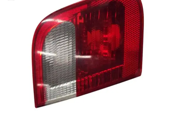 Tailgate rear/tail lights