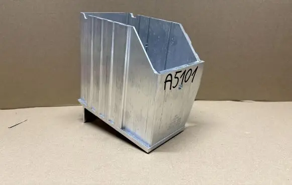 Audi A4 S4 B9 8W Battery box tray 8W0915172B