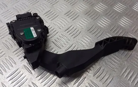 Audi A2 Accelerator pedal position sensor 8Z1721523E
