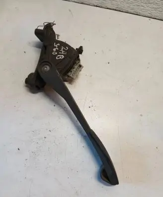 Volvo V70 Accelerator throttle pedal 9496821 F440