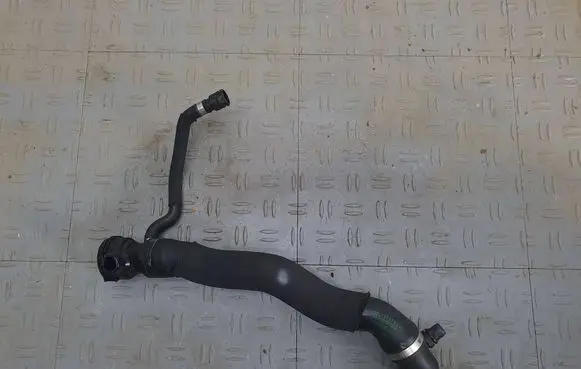 BMW 5 F10 F11 Engine coolant pipe/hose 8511753 16188010