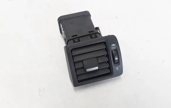 Volvo C70 Dashboard side air vent grill/cover trim