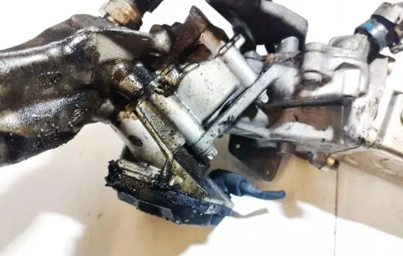 Mercedes-Benz E W212 EGR valve A6511400460Q01 11177AR0001