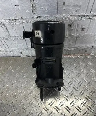 Toyota RAV 4 (XA50) Engine mount bracket