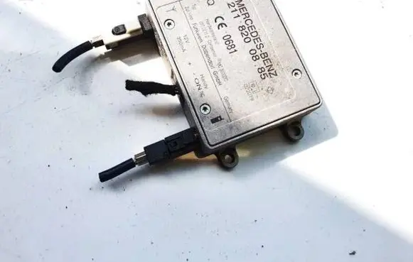 Mercedes-Benz C W203 Antenna control unit 2118200885