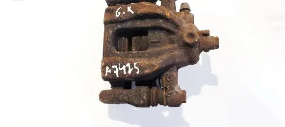 Honda CR-V Rear brake caliper y04282