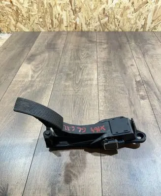 Mercedes-Benz GL X164 Accelerator throttle pedal A1643000004 060406 ZGS008