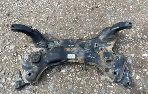 Hyundai i10 Front subframe 62401B9000