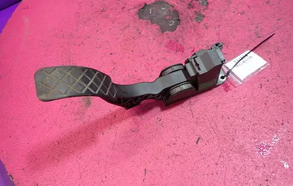 Skoda Fabia Mk1 (6Y) Accelerator throttle pedal 6Q1721503A