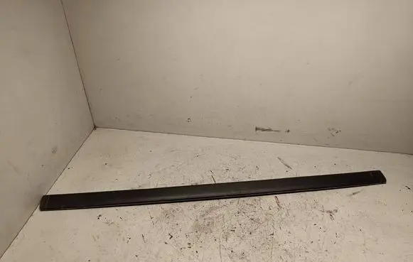 Mitsubishi L200 Loading door rubber seal (on body) 