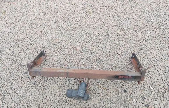 Skoda Superb B5 (3U) Tow bar D940KN