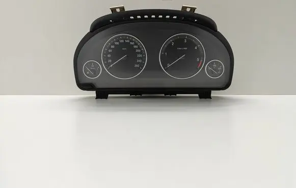 Speedometer (instrument cluster)