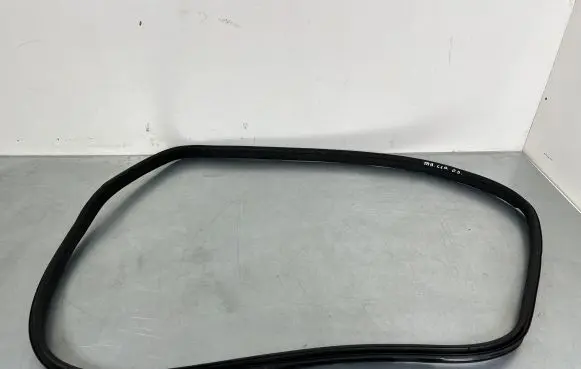 Mercedes-Benz CLA C117 X117 W117 Front door rubber seal