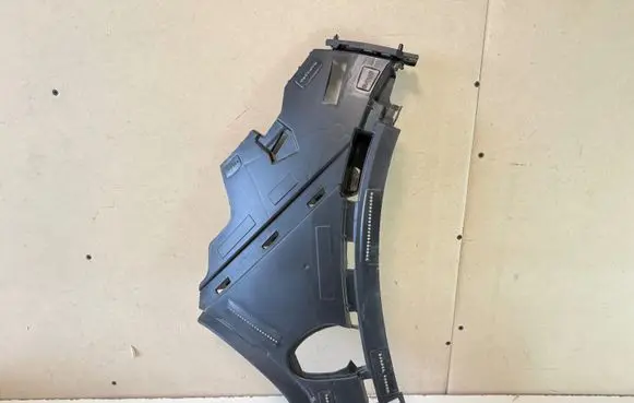 Front bumper mounting bracket