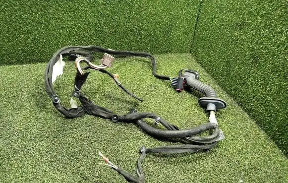 Opel Vivaro Front door wiring loom 8200493568 93856949