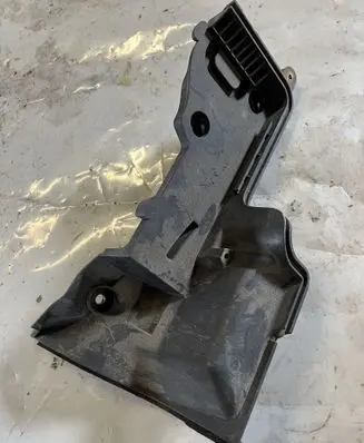 Land Rover Discovery 3 - LR3 Battery tray DWM500051